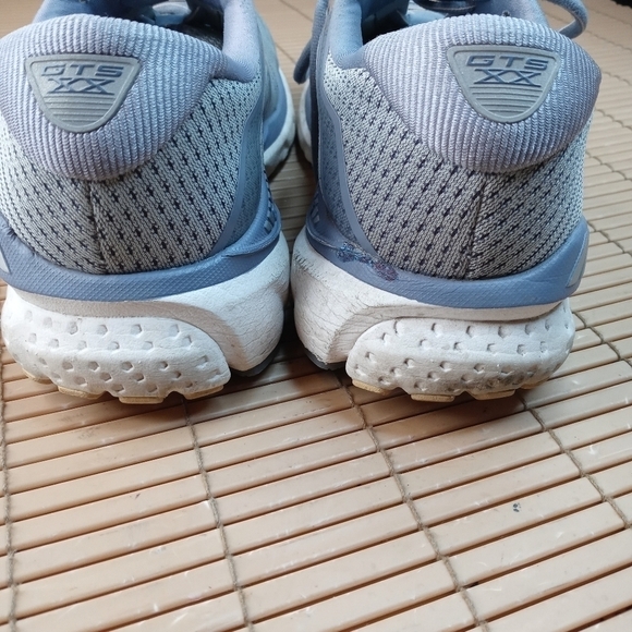 Brooks Adrenaline GTS 20 Gray Running Shoes Womens Size 11. 303pm - Picture 9 of 10